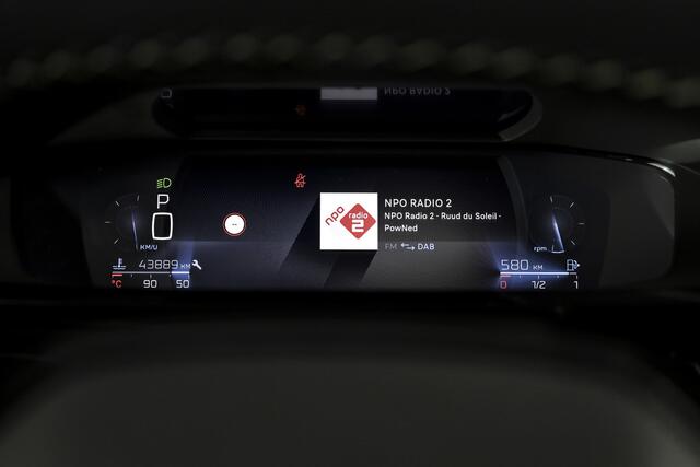 Peugeot 308 1.2 PureTech 130 PK GT - Automaat | 3D Dig. Cockpit | Adapt. Cruise | Stoelverwarming | Camera | PDC | NAV + App Connect | ECC | LM 18'' |