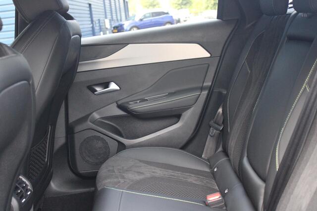 Peugeot 308 SW 1.2 MILD HYBRID 136PK DCS6 GT | ELEKTRISCHE STOEL MET GEHEUGEN FUNCTIE | STOEL VERWARMING | ELEKTRISCHE ACHTERKLEP | 360° CAMERA | KEYLESS ENTRY/START | ADAPTIVE CRUISE CONTROL | 19" LICHTMETALEN VELGEN | DRAADLOZE TELEFOONLADER | DRAADLOZE APPLE CARPL