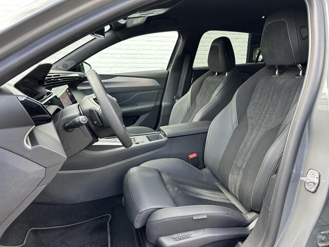 Peugeot 308 1.2 Hybrid 145 PK GT Automaat | 3D-Cockpit | Alcantara Massage Stoelen Elektrisch Verstelbaar | Navigatie | Digitaal Dashboard | 360 Graden Camera | Adaptieve Cruise Control | Dode Hoek Detectie | Keyless Entry | Stoelverwarming | 18" PORTLAND Velgen