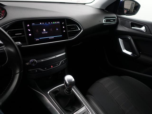 Peugeot 308 SW 1.2 PureTech Allure- Carplay, Android Auto, Camera, Xenon Led, Keyless, Lane Assist, Trekhaak