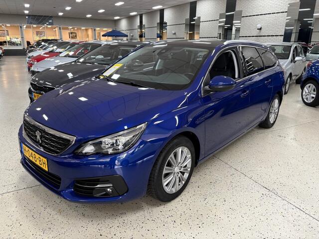 Peugeot 308 1.2 110 PK / Panodak / Trekhaak / Navi / Climat / Dab / Cruise
