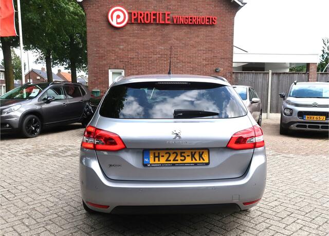 Peugeot 308 SW 130 Pk Premium Allure SW Benzine Zwart Lederen Bekleding * Elektrisch en Verwarmde Stoelen met Massage * Panoramadak * Achteruitrij Camera * Dodehoekdetectoren * L.M. Velgen * Navigatie * Climate & Cruise Control * Vingerhoets; Vierde Generatie Eerstek
