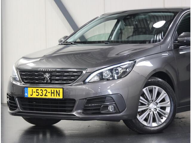 Peugeot 308 130PK Premium | AppleCarPlay/AndroidAuto | Glazendak | Navigatie | Cruise Control | Armsteun | Climate Control | Camera | Privacy Glass | Isofix |