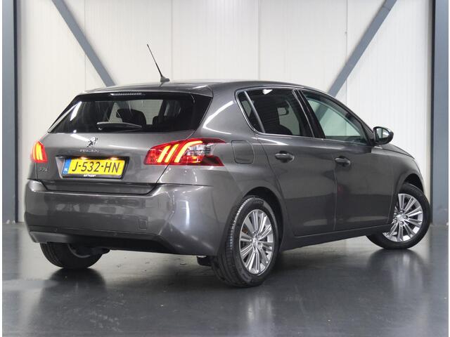 Peugeot 308 130PK Premium | AppleCarPlay/AndroidAuto | Glazendak | Navigatie | Cruise Control | Armsteun | Climate Control | Camera | Privacy Glass | Isofix |