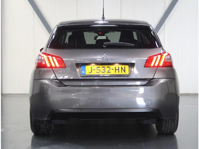 Peugeot 308 130PK Premium | AppleCarPlay/AndroidAuto | Glazendak | Navigatie | Cruise Control | Armsteun | Climate Control | Camera | Privacy Glass | Isofix |