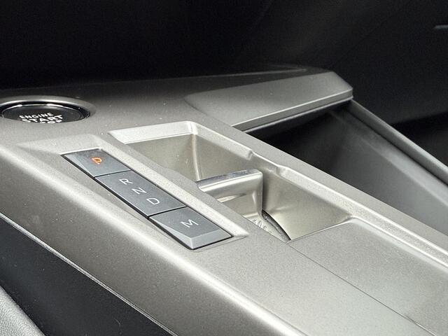 Peugeot 308 1.2 PureTech GT l I-Cockpit l Stoelverwarming l Sfeer l Camera l Navi