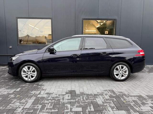 Peugeot 308 1.2 Puretech Blue Lease Executive / Navi/ Pano / PDC