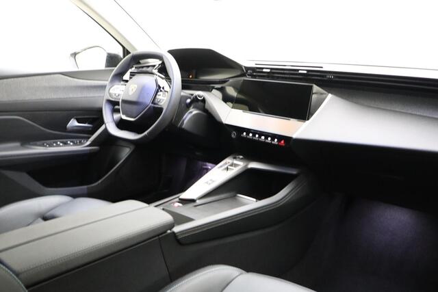 Peugeot 308 SW 1.2 PureTech Allure | Apple carplay/Android auto | Parkeercamera V + A | Electronic climate control | Draadloze telefoonlader | Stoelverwarming | Navigatie | Parkeersensoren V+A |