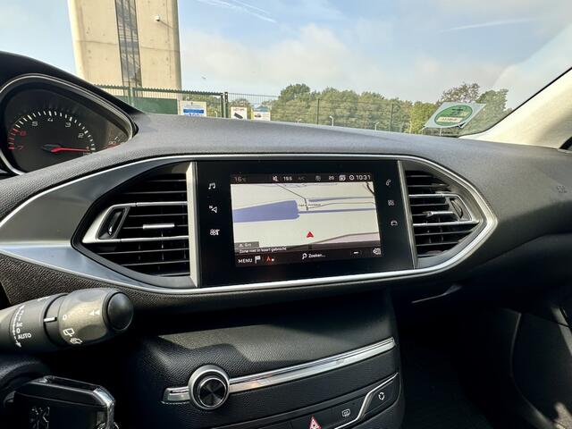 Peugeot 308 SW 1.2 PureTech Blue Lease Allure | 88.000 km | Trekhaak | Apple carplay | GT