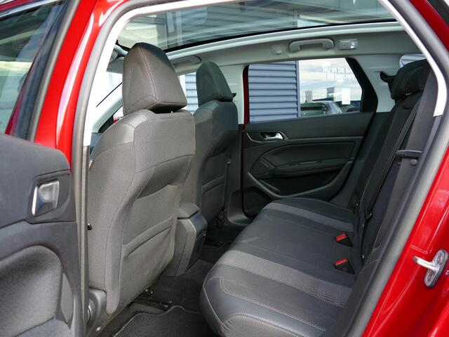 Peugeot 308 SW 1.2T Blue Lease Premium | Navigatie | Panorama dak | Stoelverwarming | Climate Control | Camera | Trekhaak | Massage