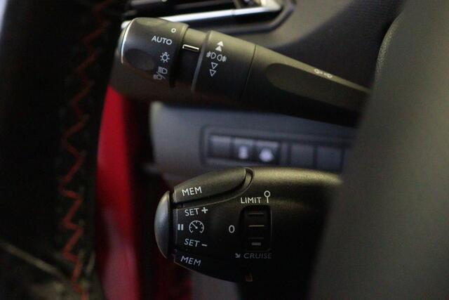 Peugeot 308 SW 1.2 PureTech GT-line | NAVI | CAMERA + PDC | PANO | LANE-ASSIST/WARNING | TREKHAAK |