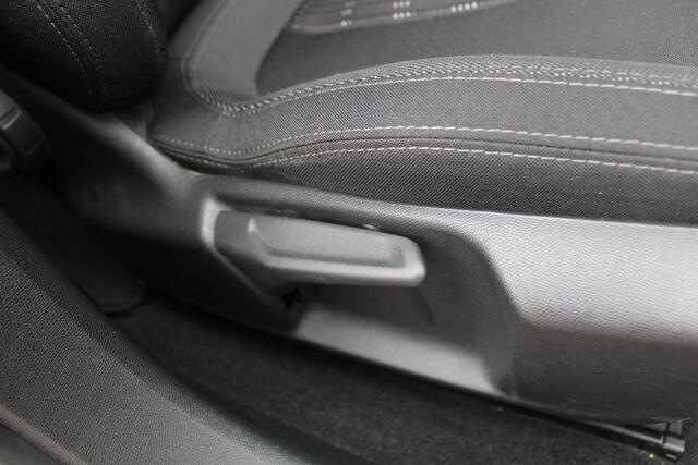 Peugeot 308 SW 1.2 PureTech 130pk Allure Airco Navi Camera Trekhaak PDC voor en achter