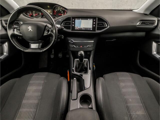 Peugeot 308 SW 1.2 PureTech Sport (APPLE CARPLAY, GROOT NAVI, TREKHAAK, PARKEERSENSOREN, SPORTSTOELEN, CRUISE, DAB+, LM VELGEN, NIEUWE APK, NIEUWSTAAT)
