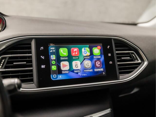 Peugeot 308 SW 1.2 PureTech Sport (APPLE CARPLAY, GROOT NAVI, TREKHAAK, PARKEERSENSOREN, SPORTSTOELEN, CRUISE, DAB+, LM VELGEN, NIEUWE APK, NIEUWSTAAT)