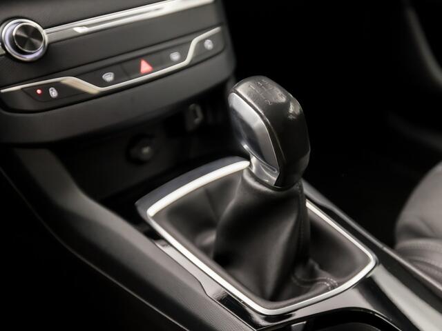 Peugeot 308 SW 1.2 PureTech Sport (APPLE CARPLAY, GROOT NAVI, TREKHAAK, PARKEERSENSOREN, SPORTSTOELEN, CRUISE, DAB+, LM VELGEN, NIEUWE APK, NIEUWSTAAT)