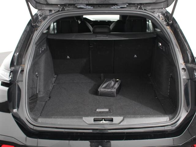 Peugeot 308 1.2 PureTech GT | DEMO ! | Climate control Adaptive cruise control Parkeersensoren Achteruitrijcamera Navigatie LED Apple Carplay/ Android Auto