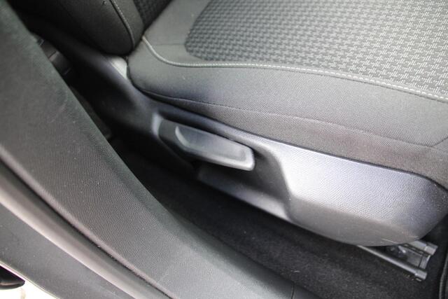 Peugeot 308 SW 1.2 PureTech 110pk Blue Lease Executive Airco Navi Panoramadak Trekhaak