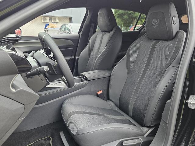 Peugeot 308 GT Hybrid Automaat / Fabrieksgarantie tot 28-3-2027 / 360 Graden Camera / Apple Carplay & Android Auto / Adaptief Cruise Control / Climate Control / Navigatie /
