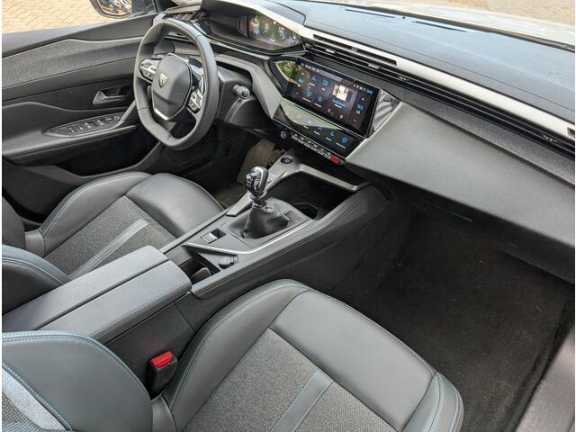 Peugeot 308 SW Allure Pack 1.2 Turbo 130pk | NAVI | 360° CAMERA | AGR-STOEL | STOELVERW. | DODEHOEKBEW. | LM-VELGEN | DRAADLOZE TELEFOONLADER | KEYLESS ENTRY