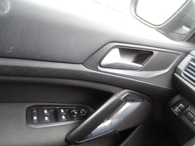 Peugeot 308 1.2 PureTech Allure AUTOMAAT| MULTIMEDIA| NAVIGATIE| AIRCO/ECC|CRUISECONTROL| PARKEERSENSOREN