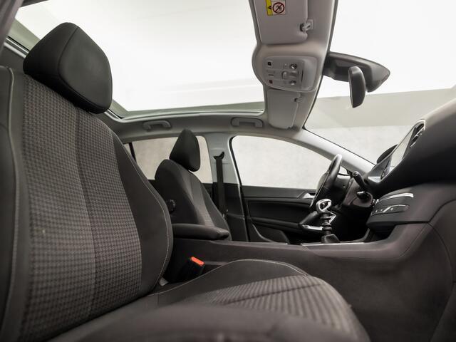 Peugeot 308 1.2 PureTech Sport (PANORAMADAK, APPLE CARPLAY, GROOT NAVI, CLIMATE, SPORTSTOELEN, GETINT GLAS, PARKEERSENSOREN, LM VELGEN, CRUISE, NIEUWE APK, NIEUWSTAAT)