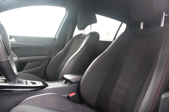 Peugeot 308 1.2 130PK GT-LINE | MASSAGE STOELEN | NAVIGATIE | APPLE CARPLAY/ANDROID AUTO | 17" LICHTMETALEN VELGEN | ALL SEASON BANDEN | FULL LED KOPLAMPEN | DAB+ RADIO | CLIMATE CONTROL | STOEL VERWARMING | CRUISE CONTROL | KEYLESS ENTRY/START | DODEHOEK BEWAKING | 