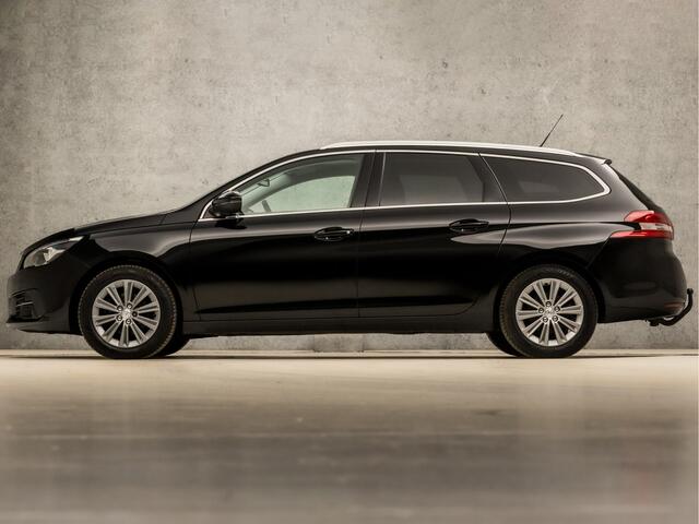 Peugeot 308 SW 1.2 PureTech Premium Sport Automaat (PANORAMADAK, APPLE CARPLAY, GROOT NAVI, 360 CAMERA, SPORTSTOELEN, TREKHAAK, ADAPTIVE CRUISE, GETINT GLAS, NIEUWE APK, NIEUWSTAAT)