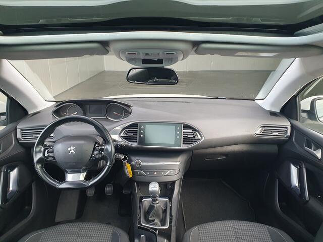 Peugeot 308 SW 1.2 PureTech Blue Lease Executive PANO/NAVI/CRUISE/TRHAAK