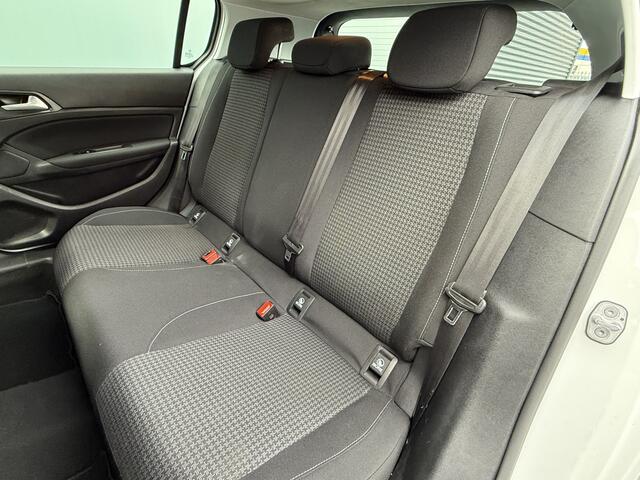 Peugeot 308 BWJ 2021 / 1.2 PT 111 PK Active Pack | TREKHAAK | VIRT COCKPIT | CLIMA | CARPLAY | NAVI | CRISE | DAB | LICHTMETAAL |