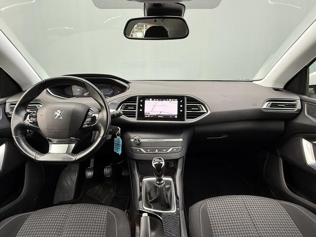 Peugeot 308 BWJ 2021 / 1.2 PT 111 PK Active Pack | TREKHAAK | VIRT COCKPIT | CLIMA | CARPLAY | NAVI | CRISE | DAB | LICHTMETAAL |