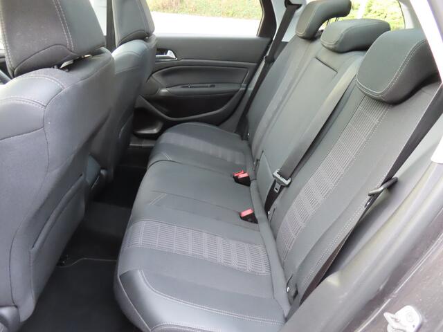 Peugeot 308 SW 1.5 BlueHDi Premium*Panoramadak*Navi*Camera*