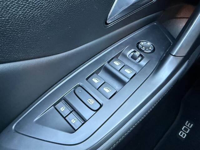 Peugeot 308 1.2 PureTech Allure Pack Business