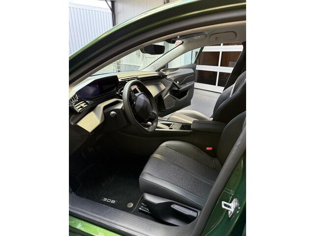 Peugeot 308 1.6 HYbrid 180 Allure Pack Business