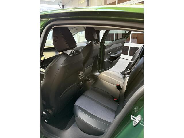 Peugeot 308 1.6 HYbrid 180 Allure Pack Business