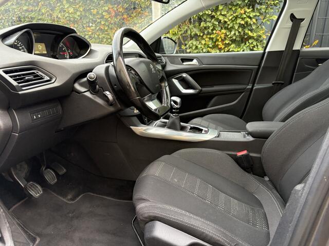 Peugeot 308 1.2 PureTech Blue Lease Premium / PANORAMADAK / NAVI / AIRCO / CRUISE