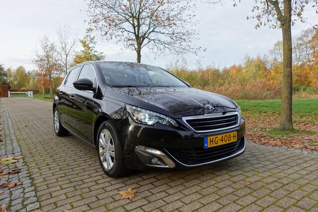 Peugeot 308 1.2 PureTech Blue Lease Premium | Pano | LED | PDC | ISOFIX |