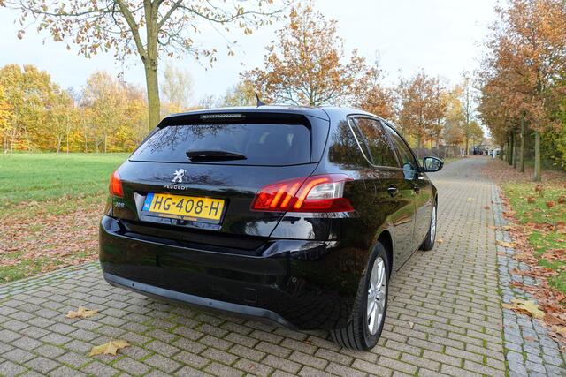 Peugeot 308 1.2 PureTech Blue Lease Premium | Pano | LED | PDC | ISOFIX |