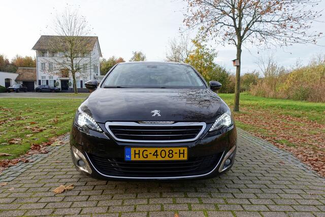 Peugeot 308 1.2 PureTech Blue Lease Premium | Pano | LED | PDC | ISOFIX |