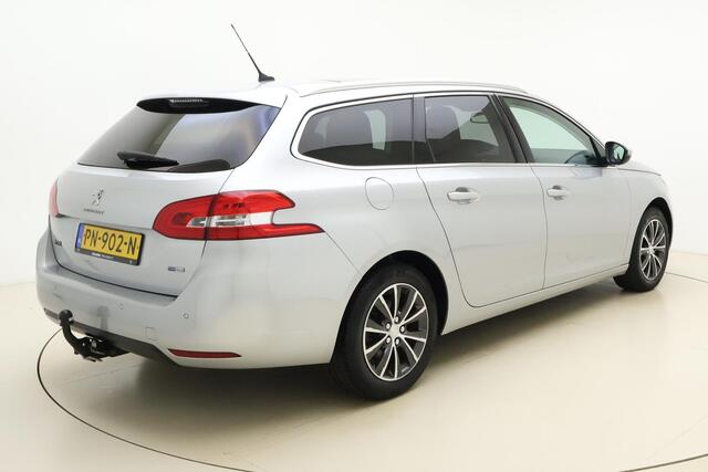 Peugeot 308 SW 1.2 PureTech Blue Lease Premium 130pk | Automaat | Climate Control | Panoramadak | Trekhaak | Parkeersensoren | Cruise Control | Lichtmetalen Velgen