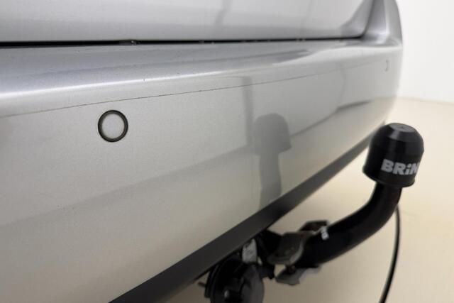 Peugeot 308 SW 1.2 PureTech Blue Lease Premium 130pk | Automaat | Climate Control | Panoramadak | Trekhaak | Parkeersensoren | Cruise Control | Lichtmetalen Velgen