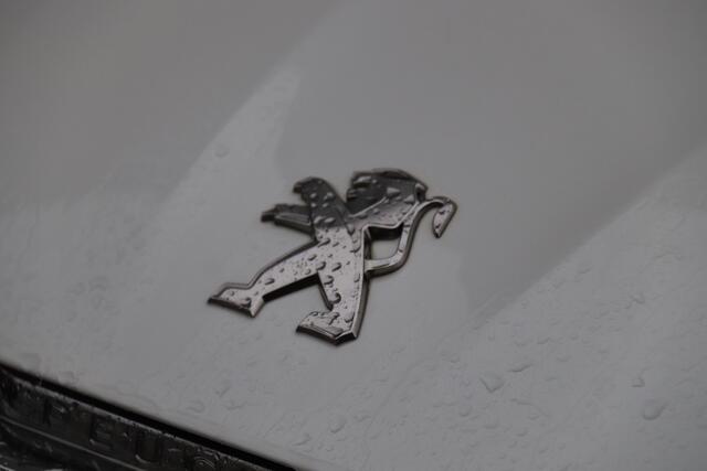 Peugeot 308 1.2 PureTech Allure, Panoramadak, Trekhaak, Automaat