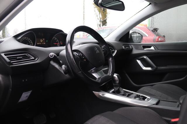 Peugeot 308 1.2 PureTech Allure, Panoramadak, Trekhaak, Automaat