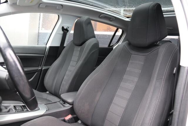 Peugeot 308 1.2 PureTech Allure, Panoramadak, Trekhaak, Automaat