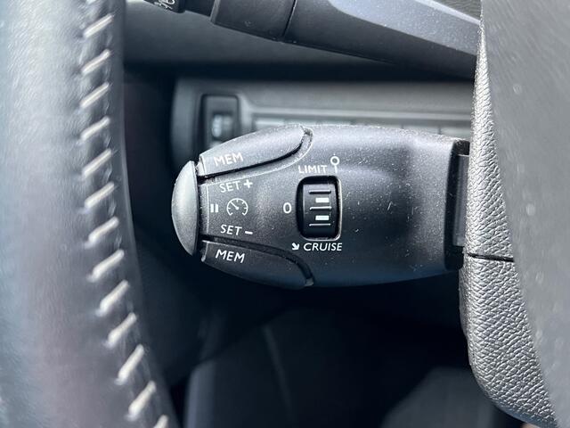 Peugeot 308 BWJ 2016 | 1.2T 110PK Executive | PANO | CLIMA | NAVI | CAMERA A | PRIVACY GLASS | PDC | CRUISE |