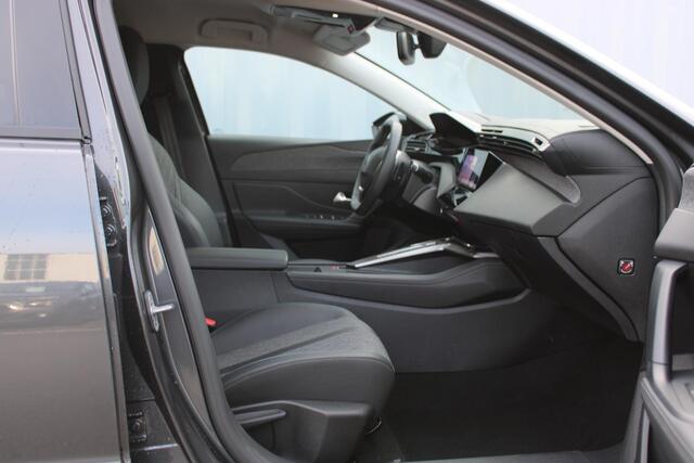 Peugeot 408 1.6 HYbrid Allure Pack 180 EAT8 | Navi / Camera / Climate