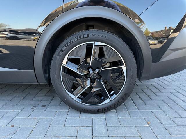 Peugeot 408 1.2 PureTech GT 130 / Camera / Elek. stoelen / PDC / Stoelverw.