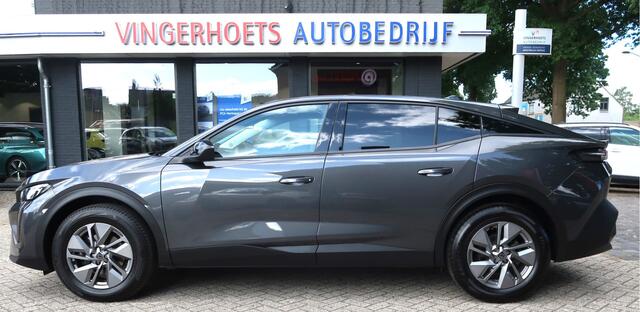 Peugeot 408 * 100% Benzine 130 Pk EAT8 * AUTOMAAT * Hele Mooie * Navigatie * Keyless Start * Camera * Climate & Cruise Control * L.M. Velgen * 1/2 Leder Interieur * Vingerhoets; Vierde Generatie Eersteklas Service !