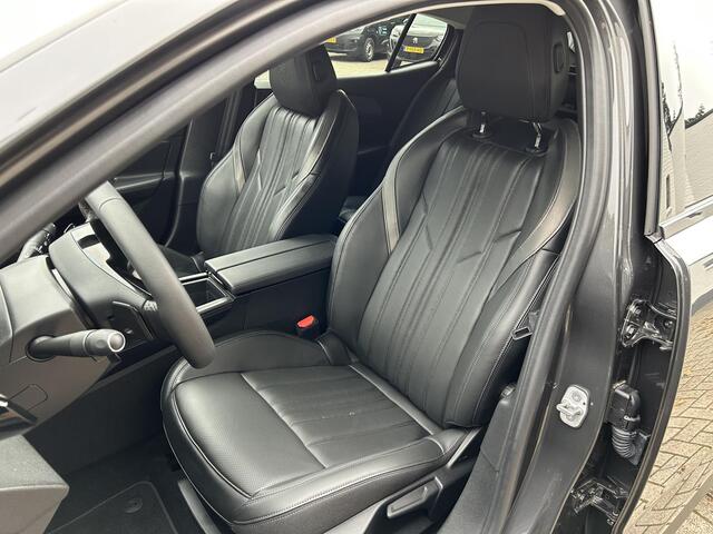 Peugeot 408 1.6 HYbrid Allure Pack 180 EAT8 | Automaat | Volledig Zwart Leder | Navigatie | Afneembare Trekhaak | All Season banden | Digitaal Dashboard | Dode Hoek Bewaking | LED Verlichting | Draadloze Telefoonlader
