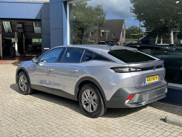 Peugeot 408 1.2 Turbo Allure 130PK EAT8 | Automaat | Navigatie | Stoelverwarming | Camera | Draadloos Apple Carplay /Android auto | Parkeersensoren | Climate Control | LED Verlichting | Lichtmetaal | Dealer onderhouden.
