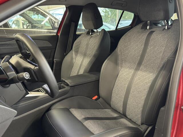 Peugeot 408 1.2 PureTech Allure 130pk Automaat | Navigatie | Climate Control | Digitaal Dashboard| ParkeerSensoren | Apple Carplay/Android Auto | LED Verlichting | Keyless entry ( Vestiging - Vianen Tel: 0347-371248 )